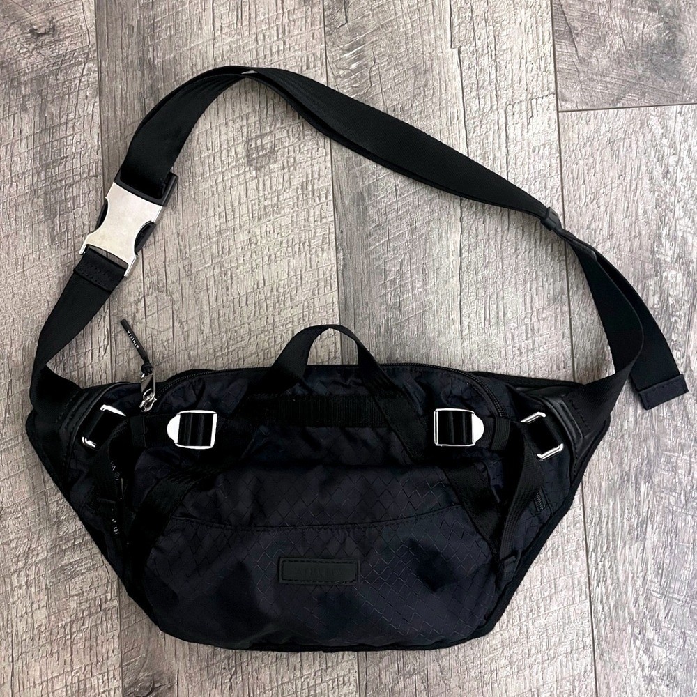 Athleta Excursion‎ Belt Bag Diamond Ripstop Metal Buckle Fanny Pack Crossbody
